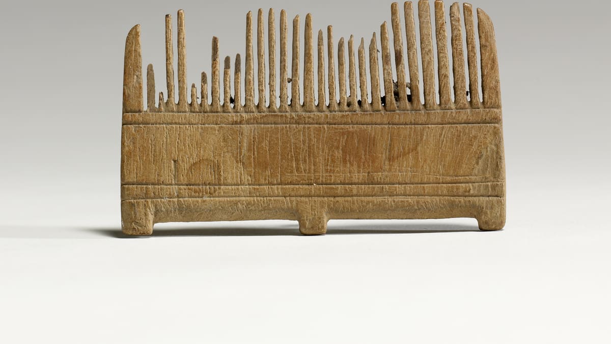 Handgefertigter Holzkamm